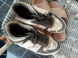 Sepatu bekas. Airwalk size 41
