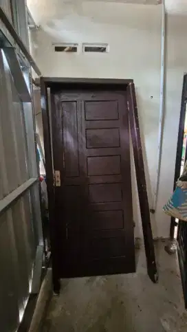Pintu dan kusen