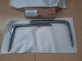 Garnish Chrome Foglamp BRV N7X Original
