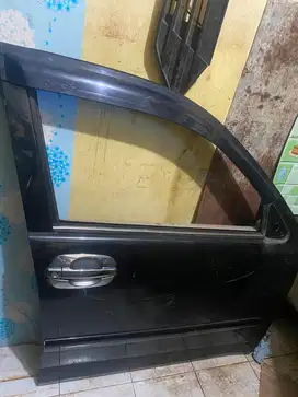 pintu depa kanan rush terios lama ada kaca dan doortrim