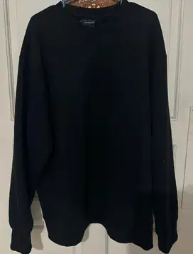 Sweater Pull & Bear Hitam size M fit L