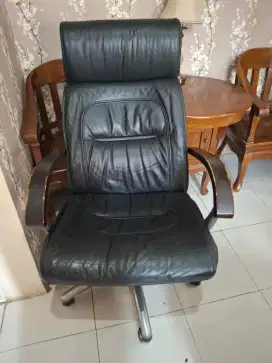 kursi kerja, bahan kulit