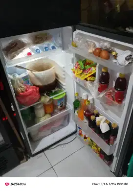 Dijual kulkas Sharp 2 pintu kulkas yg ukuran gede