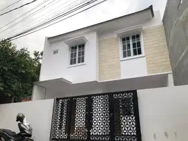 Rumah siap huni di komplek cempaka putih jakarta pusat