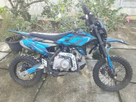 Motor minitrail 110cc metic