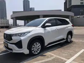 Innova Zenix V Hybrid 2024
