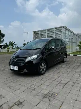 Dijual Honda Freed PSD 2010 low km & terawat