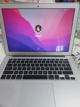 Jual butuh macbook air 2017 kondisi mulut bagus komplit dus