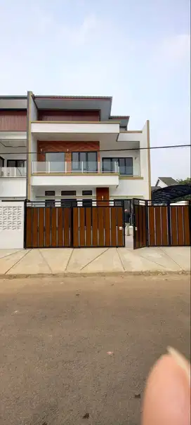 DIJUAL RUMAH DI NUSA LOKA BSD