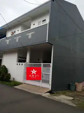 Rumah 2 lantai di komplek Taman Kota Bekasi