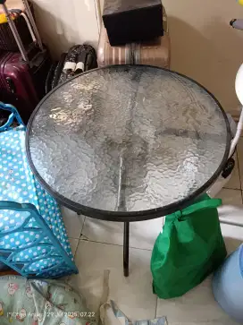 Meja kaca plus bangku 2