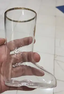 Gelas Bentuk Sepatu
