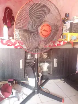 dijual cepat kipas angin Cosmos 16 inch minus angin kurang kencang