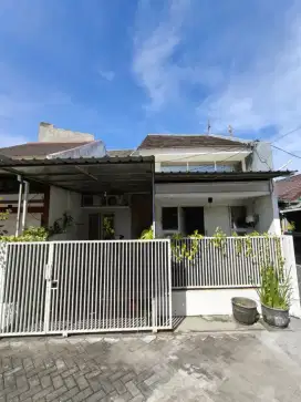 RUMAH NIRWANA STRATEGIS, DEKAT MERR DAN SUPERINDO