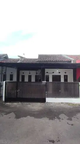 DI SEWAKAN RUMAH MINIMALIS DI RANCABOLANG MARGAHAYU RAYA