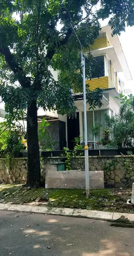Dijual Rumah Dengan Hunian Asri dan Strategis Dekat LRT Cibubur