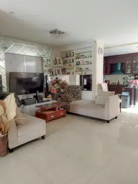 Dijual Rumah Asri Semi Furnished di Meruya Residence Jakarta Barat