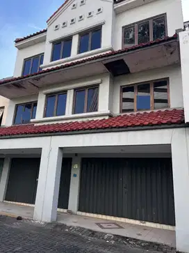 ruko disewakan apartemen waterplace surabaya