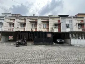 Rumah di Komplek Greenville ( Bakti Luhur / Kapten Muslim )