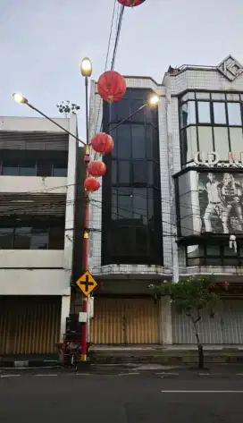 Disewakan Ruko kembang jepun