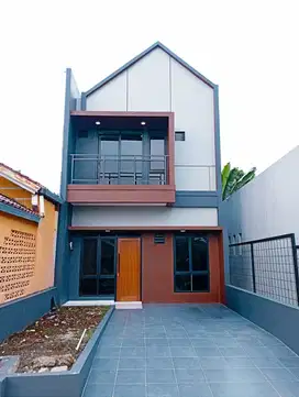 RUMAH BARU GRESS 2 LANTAI SANGAT NYAMAN SIAP HUNI