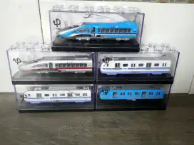 Mainan Anak Diecast kereta Akrilik
