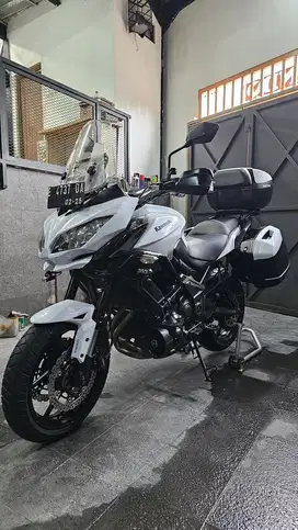 Versys 650 ABS siap jelajah, box genuine Ban Baru