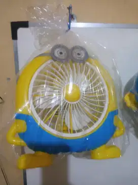 Kipas angin character minion