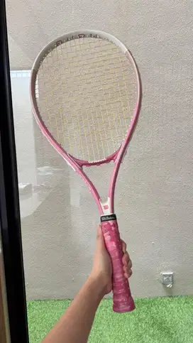 Raket Tennis Wanita Wilson Burn Pink