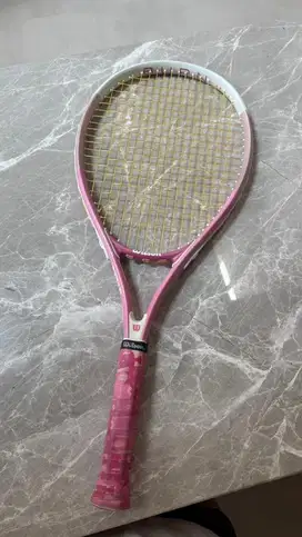 Raket Tennis Wanita Wilson Burn Pink