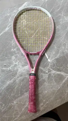 Raket Tennis Wanita Wilson Burn Pink