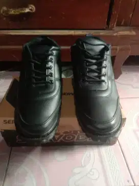 Sepatu pantofel pria 41