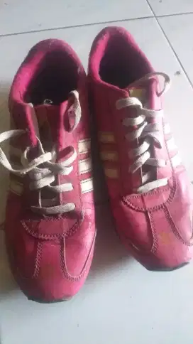 Sepatu Adidas uk 40 pink