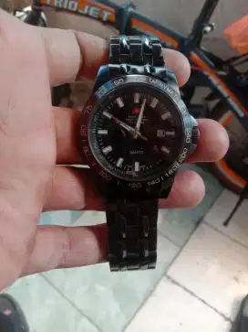 Jam tangan Swiss Army