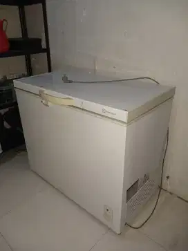 FREEZER BOX ELECTROLUX 197L