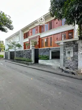 Rumah Mewah Modern Tropical Lokasi Strategis Tengah Kota Di Kemang
