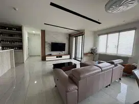 DISEWAKAN APARTEMEN FULL FURNISHED LUAS NYAMAN DAN SIAP HUNI
