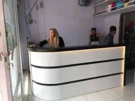 Meja resepsionist