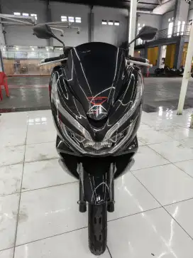 PCX 150 hitam sudah full modifikasi standaran