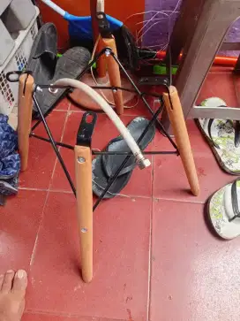 Kakinya kursi ikea