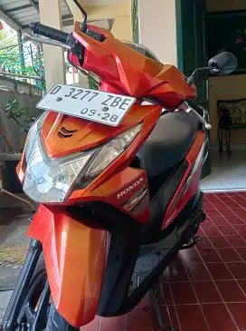 Honda Beat Fi 2013 merah full orisinil mulus siap pakai