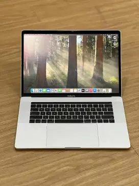 MacBook Pro A1990 2018 , 15 inch , 16/256 , Dual VGA