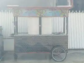 Gerobak bekas dagang soto