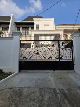 Rumah baru design classic di Duren sawit Jakarta timur
