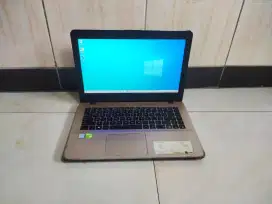 A461 Asus A442U core i5-8250U Ram 4GB plus hdd double vga seri gaming