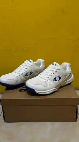 Sepatu Badminton Astec Malaka