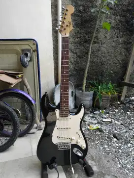 Gitar fender model stratocaster