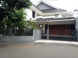 Rumah 2 Lantai di Bintaro Jaya Sektor 1, Hanya 8 Menit ke Tol Veteran