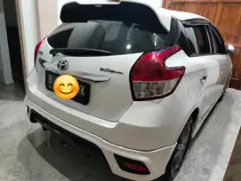 Yaris S TRD Sportivo putih AT