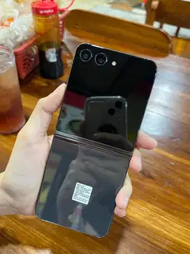 Samsung flip 5 512gb Hitam